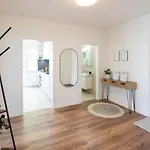 Stayy Bijou Balgrist Premium Apartment Near Hospitals - 24H Self Check-In - Parking Apartment *